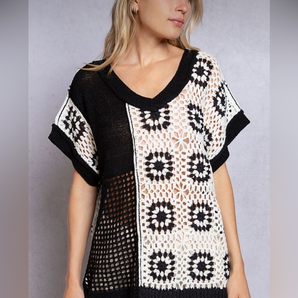 🖤🤍 POL Black & White Crochet Knit Top Boho Patchwork V-Neck Size S